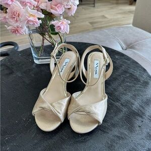 NINA New York  Gold Women's Sandals NWOT